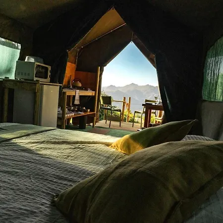 Scenic Safari Glamping Escape With Cavado River Views Near Peneda-geres In Ventosa, Portugal Οργανωμένο κάμπινγκ Ventosa (Braga)