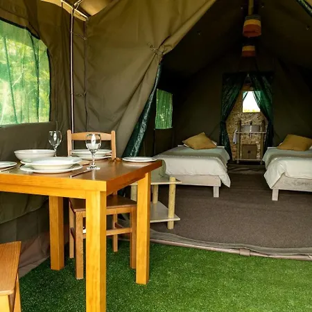 Οργανωμένο κάμπινγκ Scenic Safari Glamping Escape With Cavado River Views Near Peneda-geres In Ventosa, Portugal