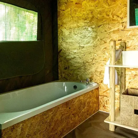 Scenic Safari Glamping Escape With Cavado River Views Near Peneda-geres In Ventosa, Portugal Οργανωμένο κάμπινγκ *