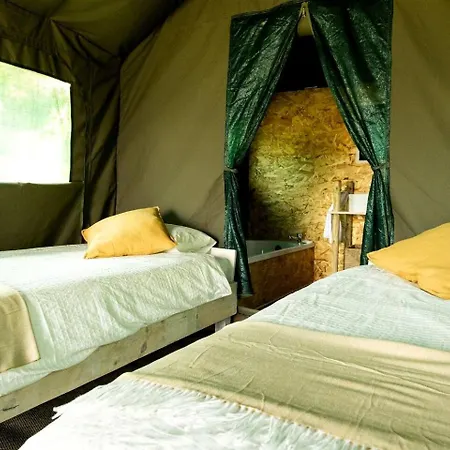 Οργανωμένο κάμπινγκ Scenic Safari Glamping Escape With Cavado River Views Near Peneda-geres In Ventosa, Portugal