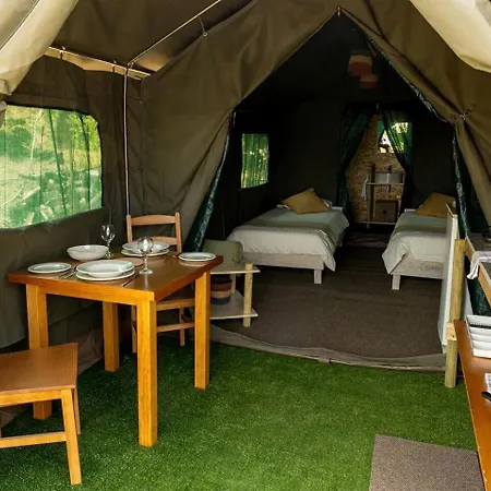 Οργανωμένο κάμπινγκ Scenic Safari Glamping Escape With Cavado River Views Near Peneda-geres In Ventosa, Portugal