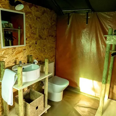 Οργανωμένο κάμπινγκ Scenic Safari Glamping Escape With Cavado River Views Near Peneda-geres In Ventosa, Portugal *