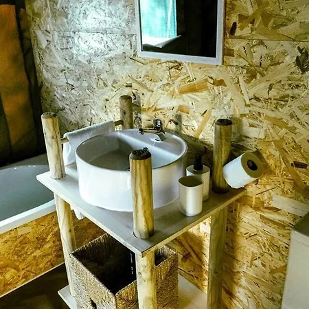 Scenic Safari Glamping Escape With Cavado River Views Near Peneda-geres In Ventosa, Portugal Ventosa (Braga)