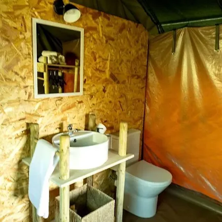 Οργανωμένο κάμπινγκ Scenic Safari Glamping Escape With Cavado River Views Near Peneda-geres In Ventosa, Portugal